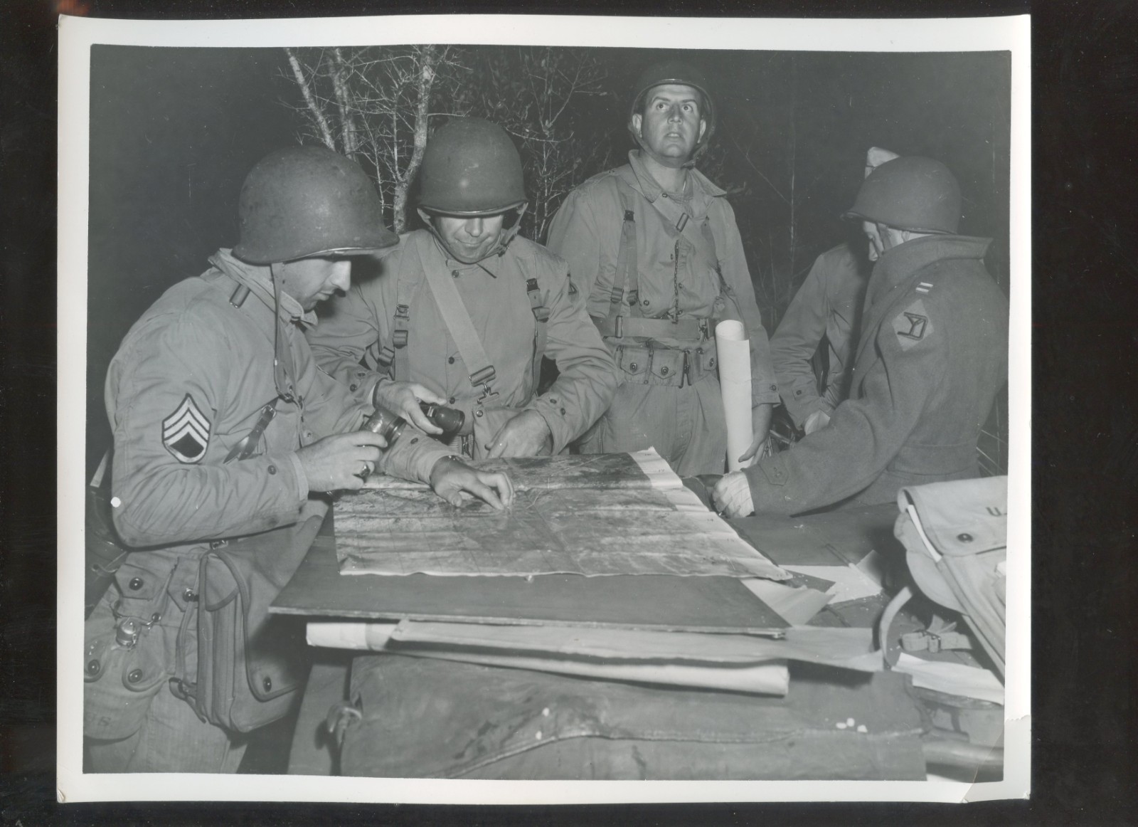 WWII WW2-8 x 10 Field Photo Yankee 26th Division MAP READING AT NIGHT Officers