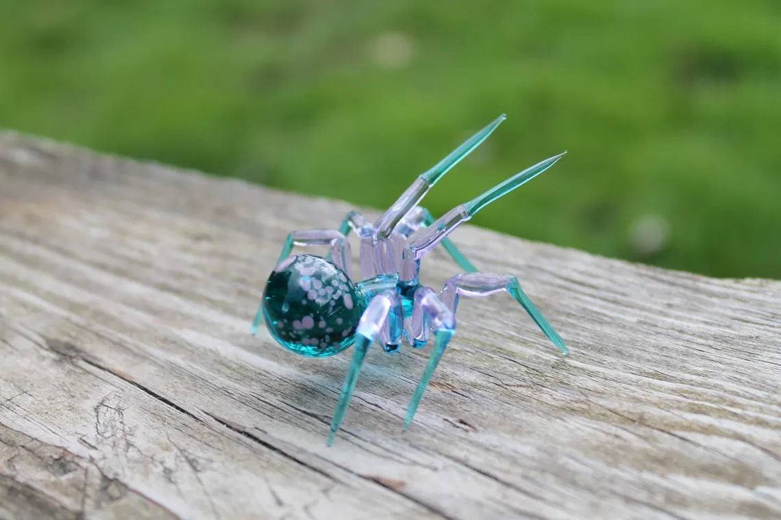 Glass Spider Figurine – Purple and Teal Miniature Insect – Handmade Blown Glass