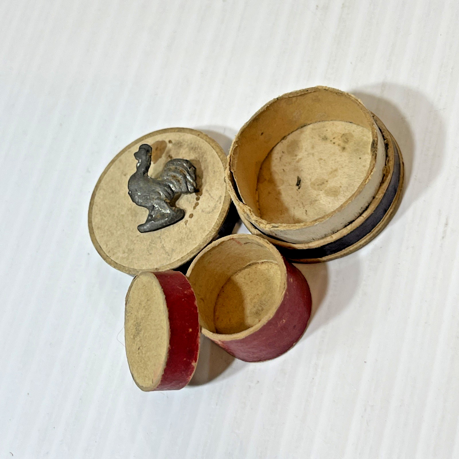 Vintage German Erzgebirge Nesting Chipwood Boxes Miniature Rooster Pin Folk Art