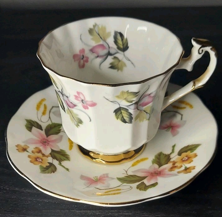 Vintage Elizabethan Taylor & Kent Bone China Floral Teacup Saucer England Gold