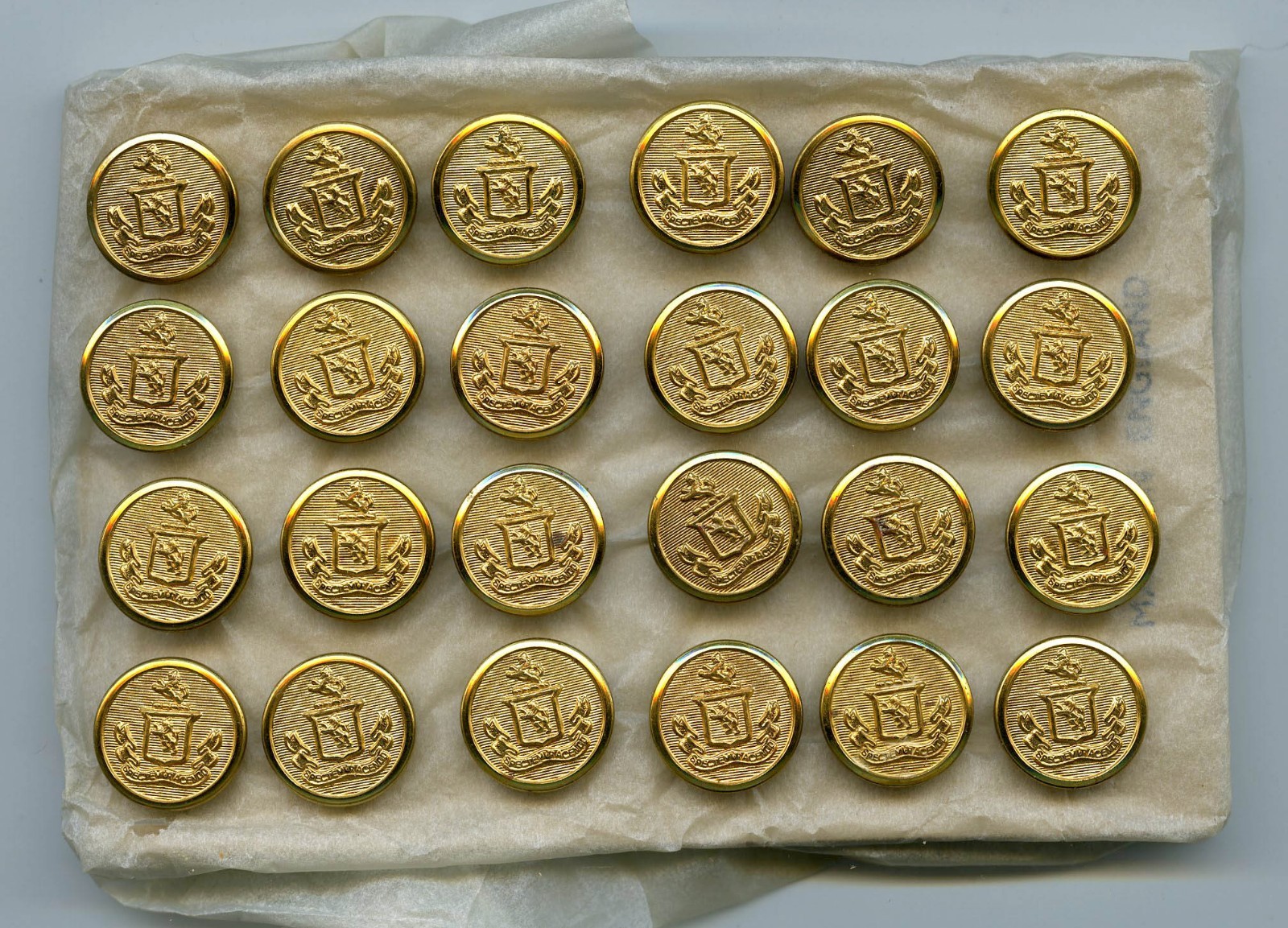 Lot of (24) Pre WWII British Made LIVERY / CREST 5/8\