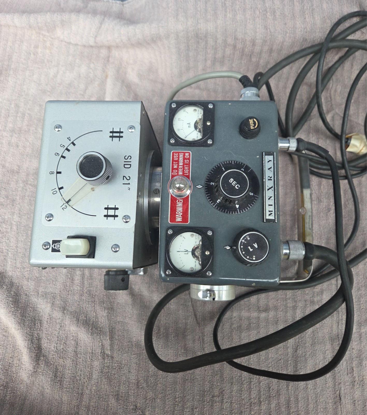 Vintage MinXray Portable Unit & Collimax R-120HT Collimator -  1985