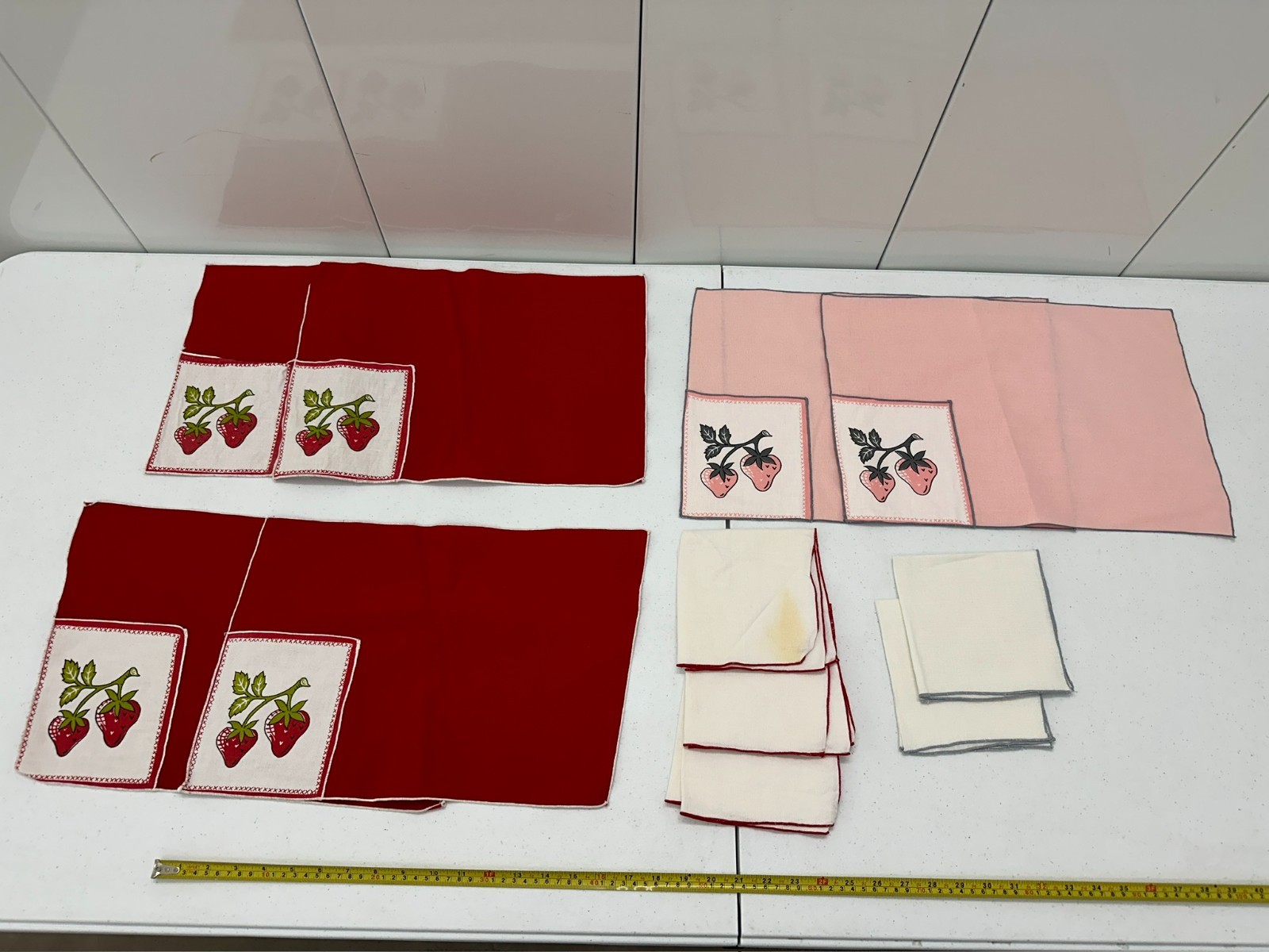 Vintage Strawberry Handmade 6 Placemats Pocket 5 Napkins Linen?