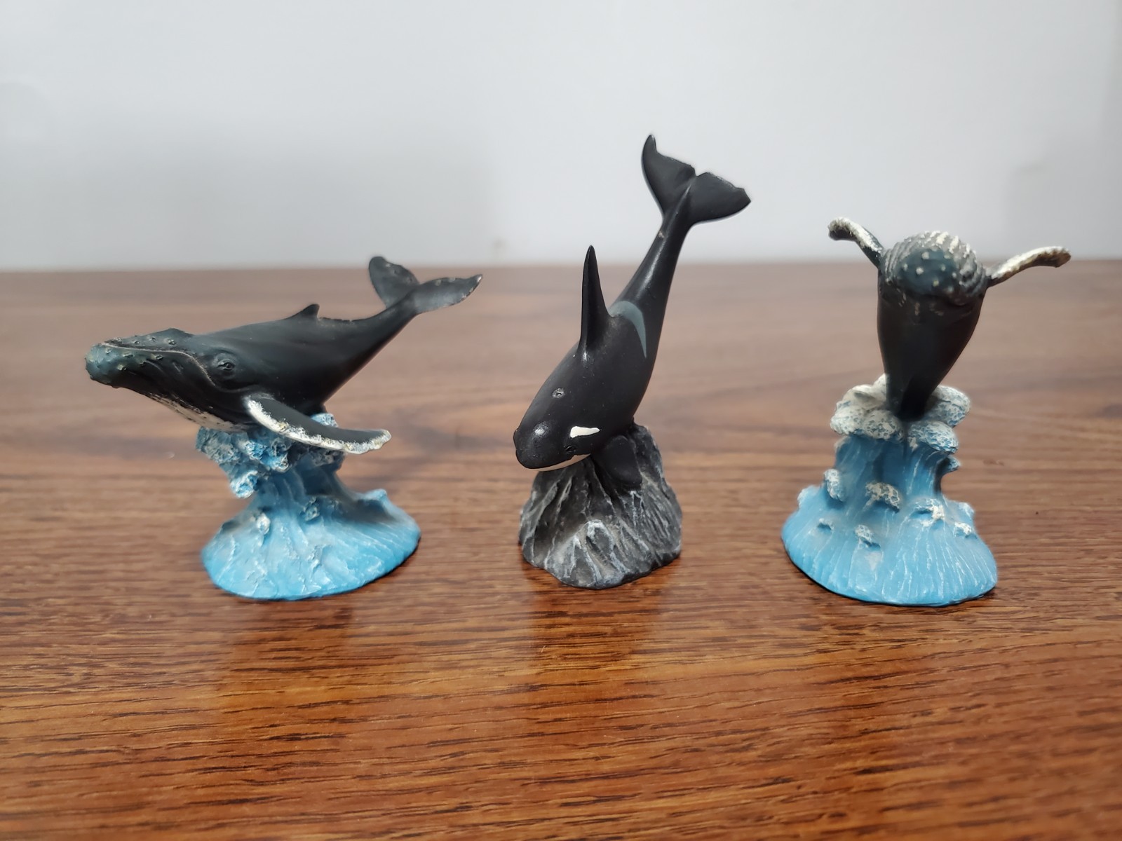 Vintage Wyland Whale Figurines (2002) - Lot of 3 - The Encore Group