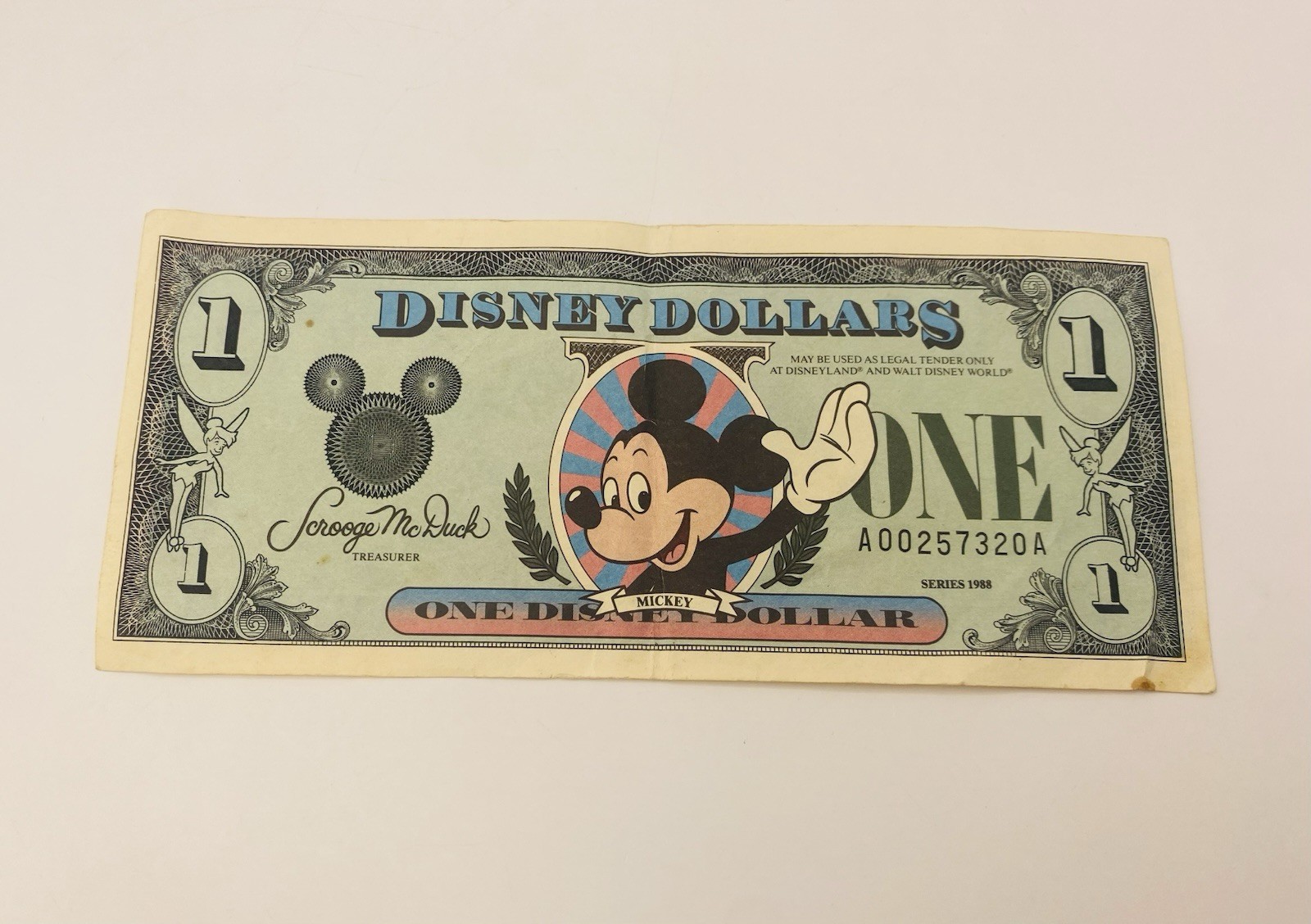 1987-88  $1 Disney Dollar DA Series Mickey Mouse - Disney World, Disneyland