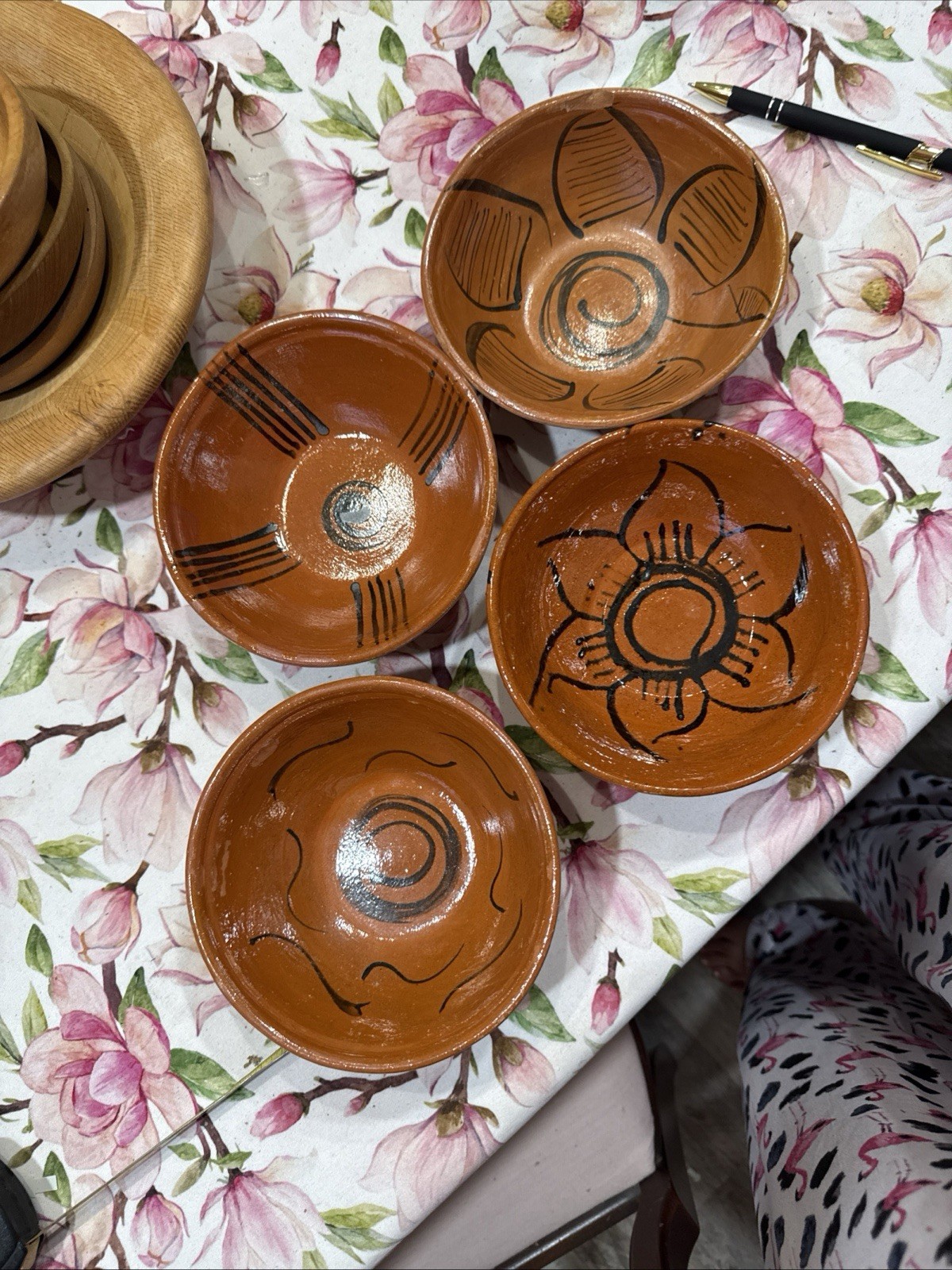 4 Vintage Brown Glazed Terracotta Clay Mexican Tlaquepaque?  Floral 6.5” Bowls