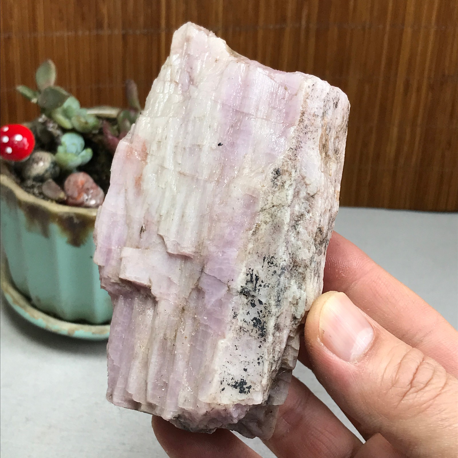 106-63-40mm NATURAL ROUGH KUNZITE PINK SPODUMENE CRYSTALS 430g A4601