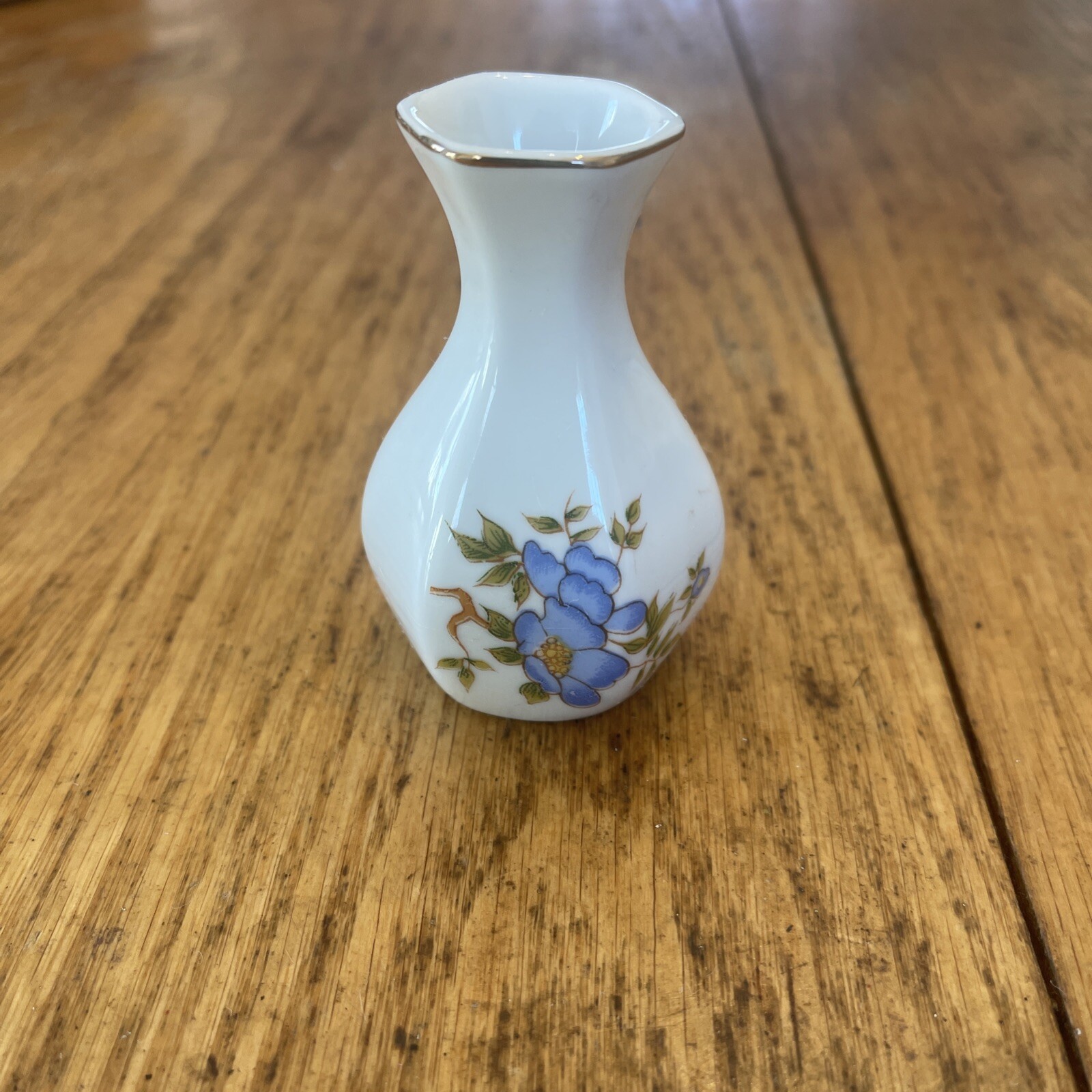 Leart Brazilian Porcelain Small Bud Vase Colonial Gold Rim Wild Flowers 3” Tall