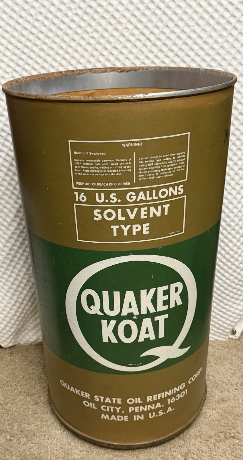 Vintage Quaker Koat 16 Gallon Solvent Fibre Drum Quaker State Oil Advertising
