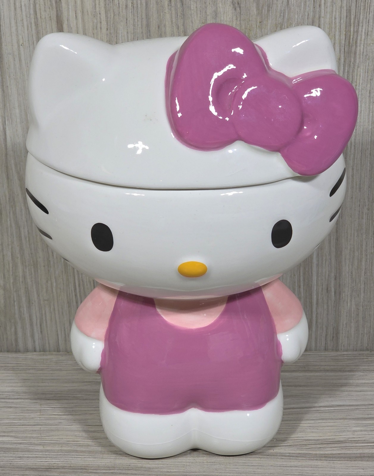 Sanrio Hello Kitty 3D Sculpted Ceramic Cookie Snack Jar 9