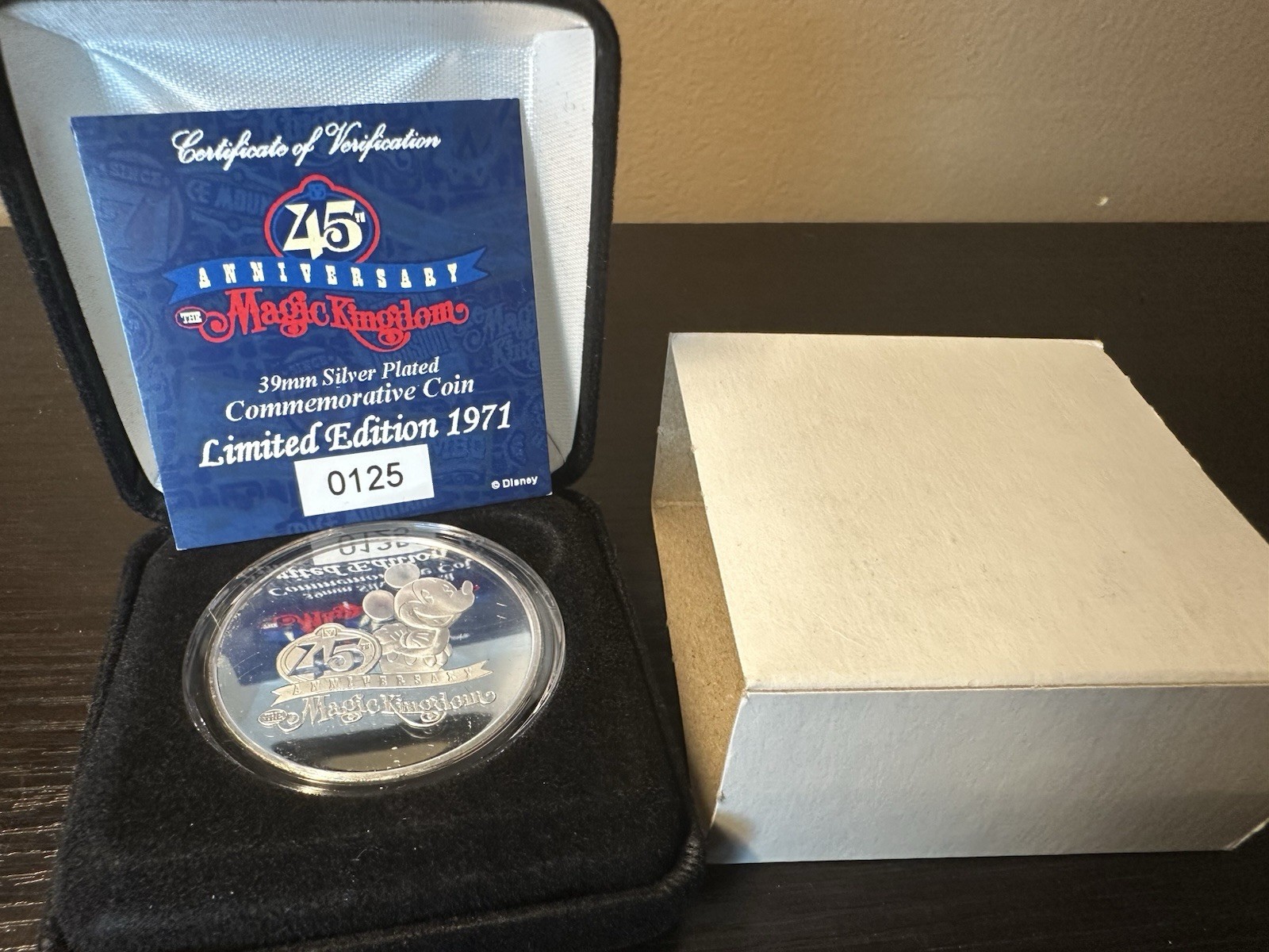Walt Disney World Magic Kingdom 45th Anniversary Commemorative Coin LE 1971 New Walt Disney World Magic Kingdom 45th Anniversary Commemorative Coin LE 1971 New