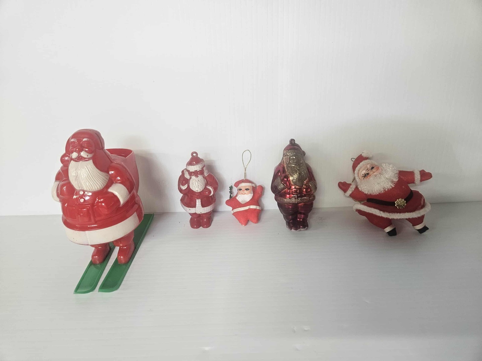 Vintage Hard Plastic Santa Claus Figurines Collection of 5 – Christmas Decor