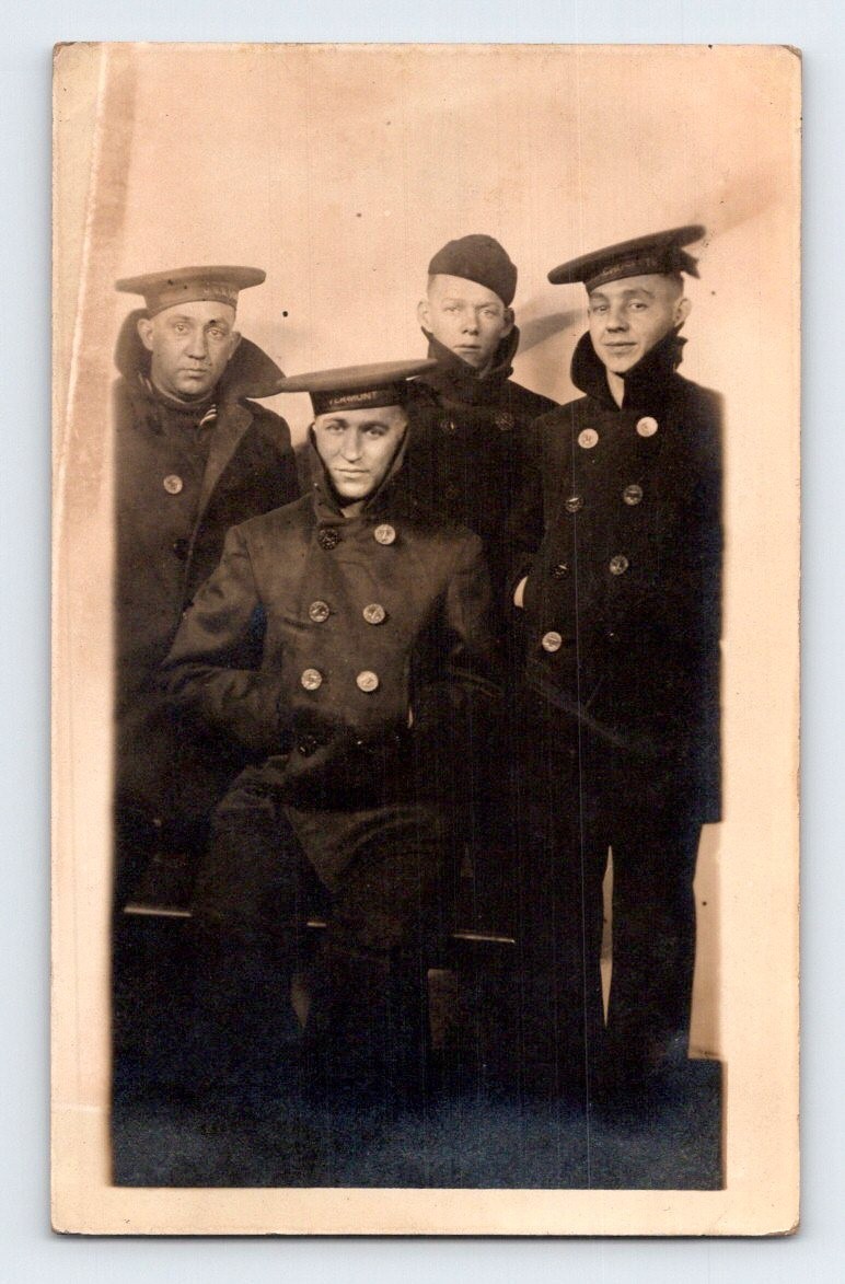 RPPC 1918. WWI 4 SOLDIERS POSING. POSTCARD A2