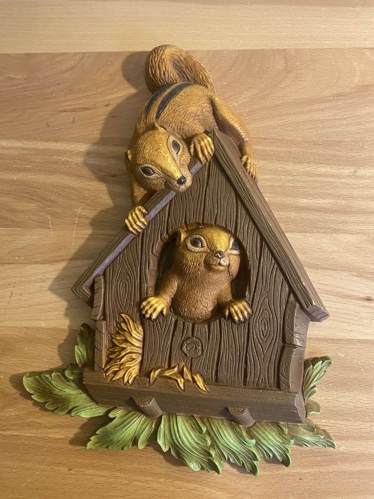 Vintage 1977 Homco Chipmunks Bird House Wall Plaque Home Decor 