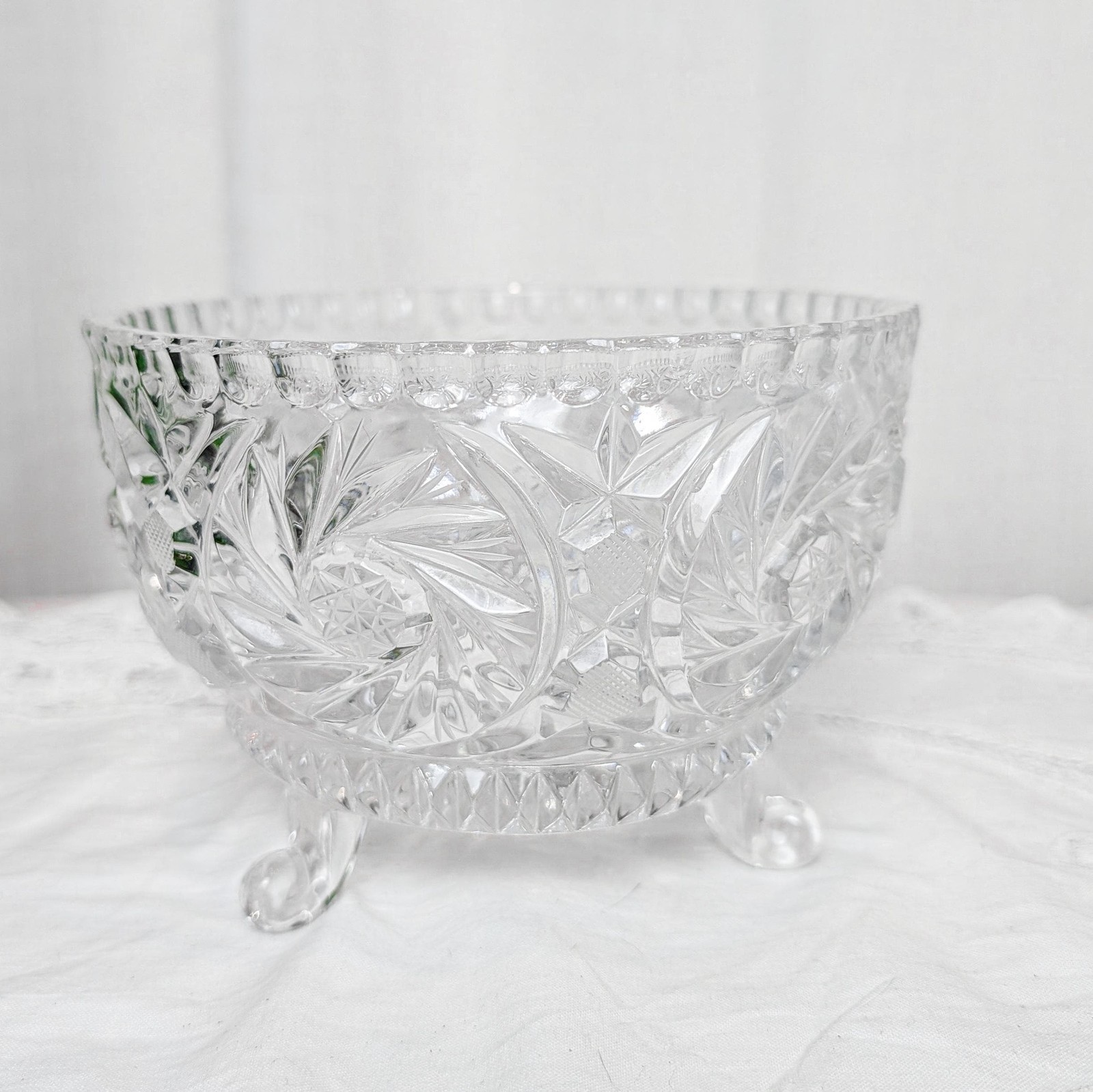 Vintage Bohemian Crystal Star Design Three-Toed Bowl