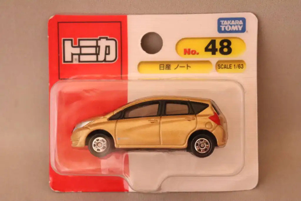 Takara Tomy Tomica No.48 Nissan Note Vietnam-Made