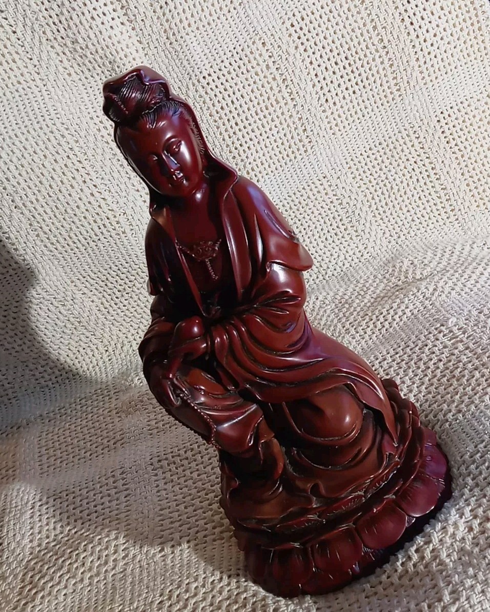 Vtg. Kwan Yin Quan Yin Guanyin Bodhisattva Resin Sculpture. Heavy Large.20th C.