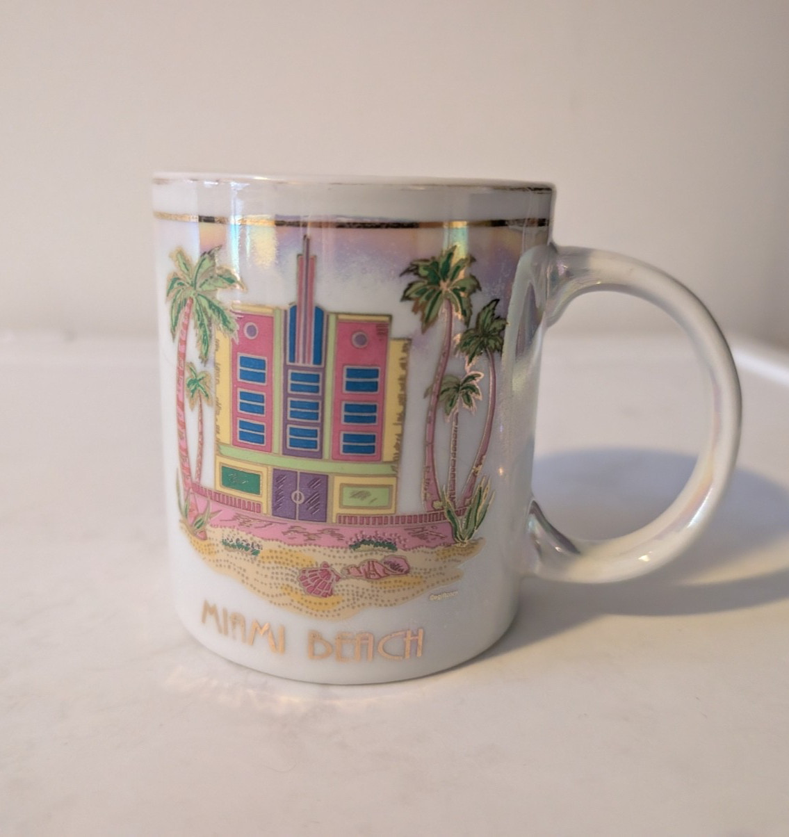 VINTAGE MIAMI BEACH AGIFTCORP SHINY COFFEE MUG