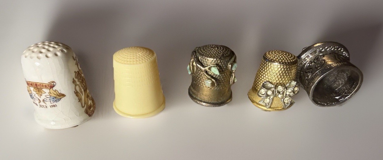 Lot Of 5 Vintage Thimbles Themed See Pics Pewter Ceramic Plastic Sold As Is Lot Lot Of 5 Vintage Thimbles Themed See Pics Pewter Ceramic Plastic Sold As Is Lot