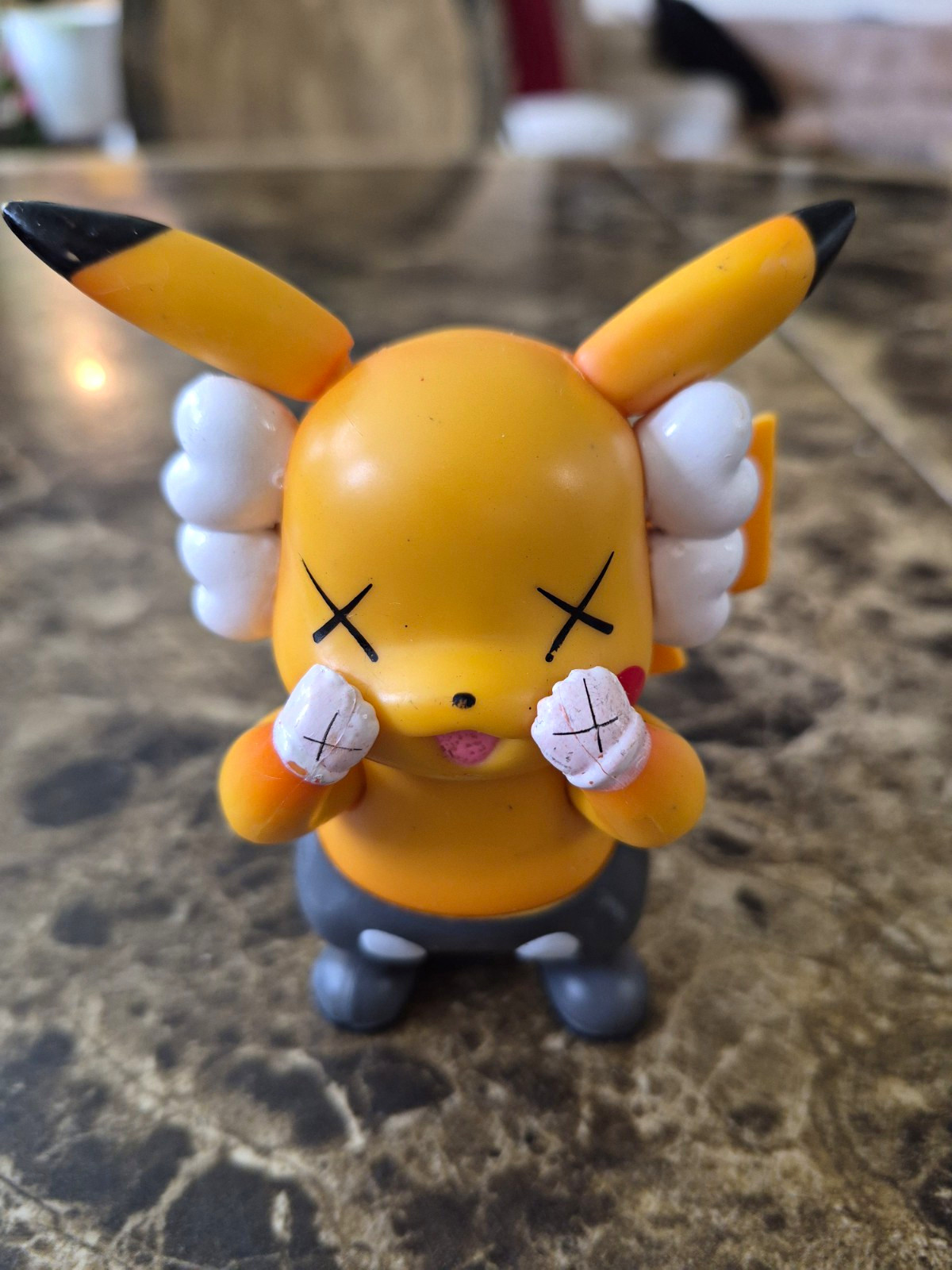 Pokémon Pikachu Figurine 4 in Yellow Vinyl X-Eyes Style MPN X003Y9PC0D