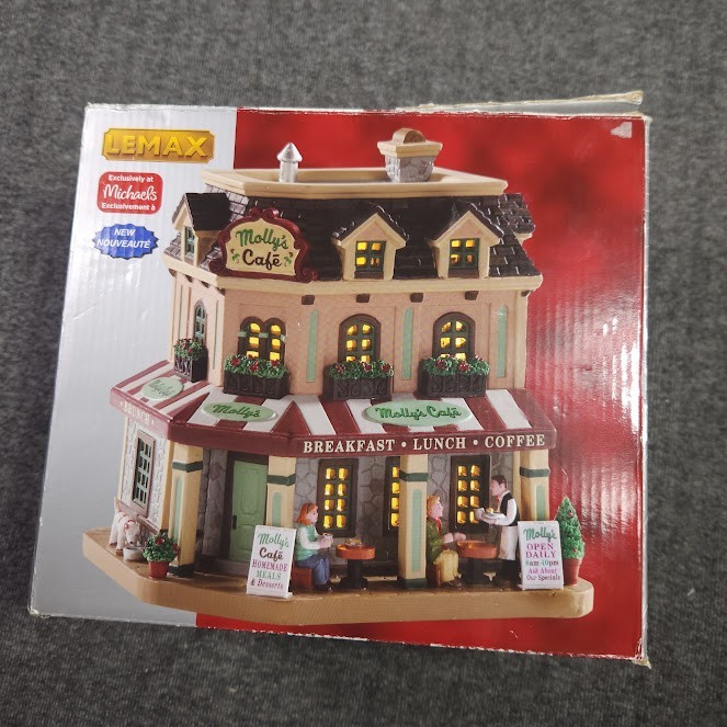 NEW Lemax Molly\'s Cafe Porcelain Lighted Building 05687 Village Collection 2020