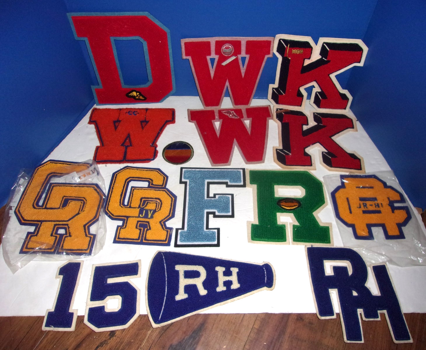 Pre Owned Vintage  Odd Lot Wool Felt High School Sports Letters