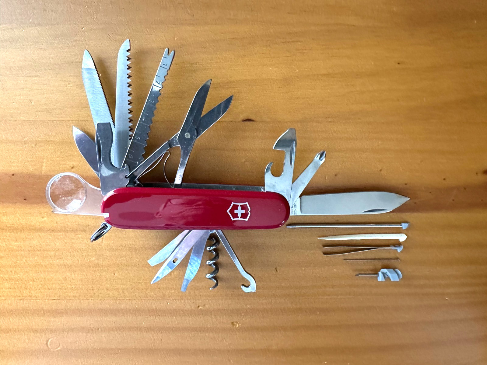 Victorinox Swiss Army Knife Champion Plus Red 91mm w/24 Tools Retired Victorinox Swiss Army Knife Champion Plus Red 91mm w/24 Tools Retired