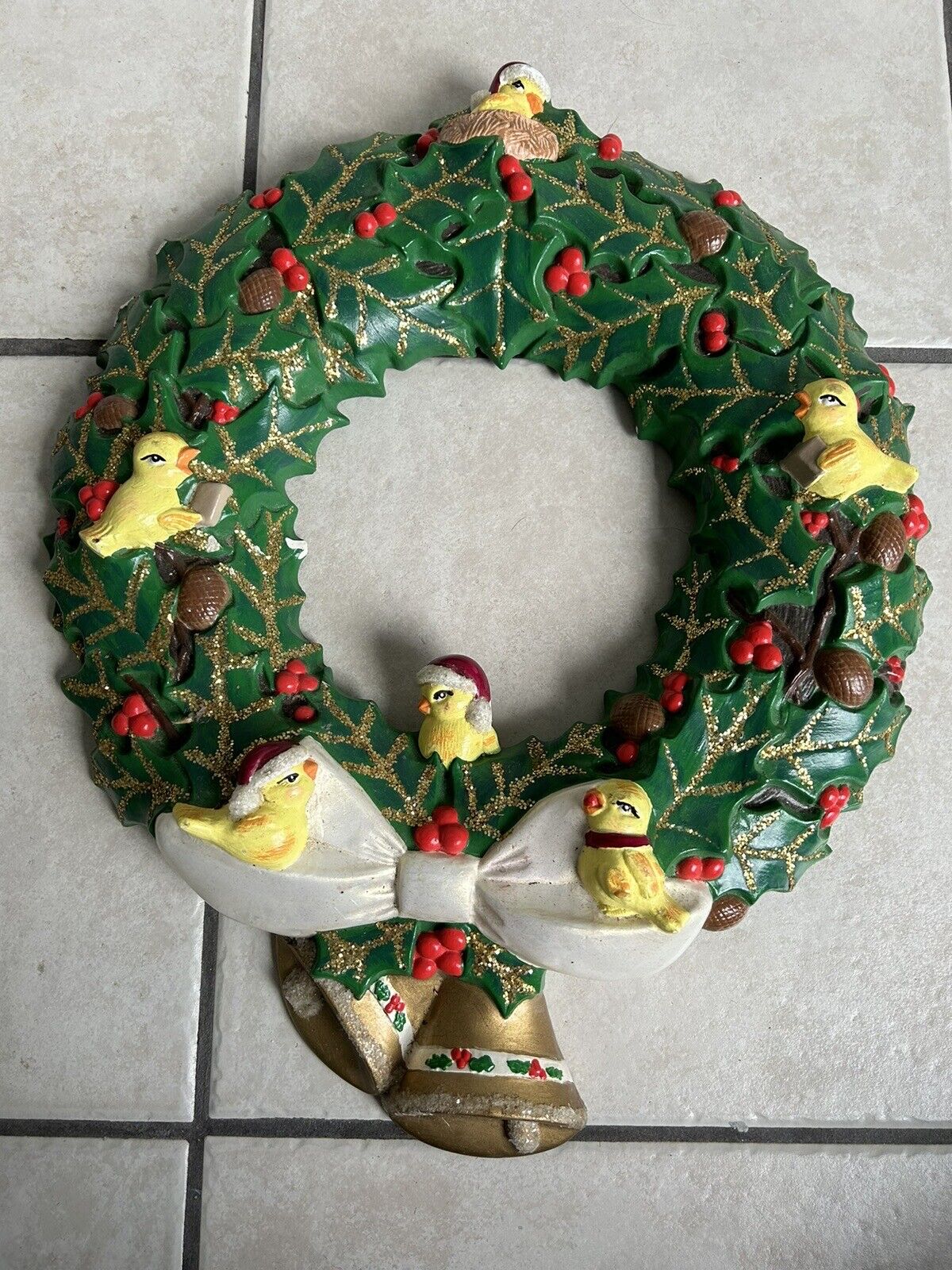 Ceramic Christmas Wreath Vintage HOLLY BERRY BIRDS PINECONES BELLS Holiday