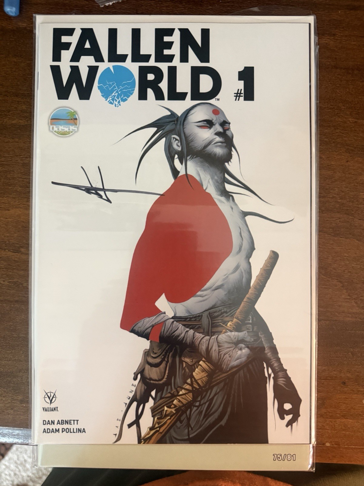 Fallen world #1 variant signed by Jae Lee 75/81