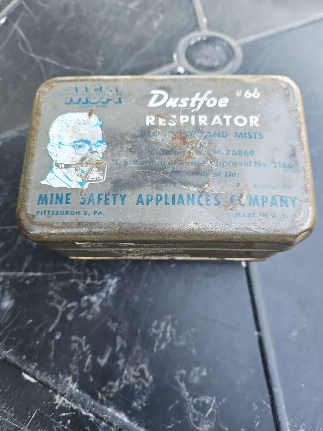 AS IS Vintage Tin. MSA Dustfoe #66 MINING TIN  Pittsburgh 8, PA cm-76869 as is 