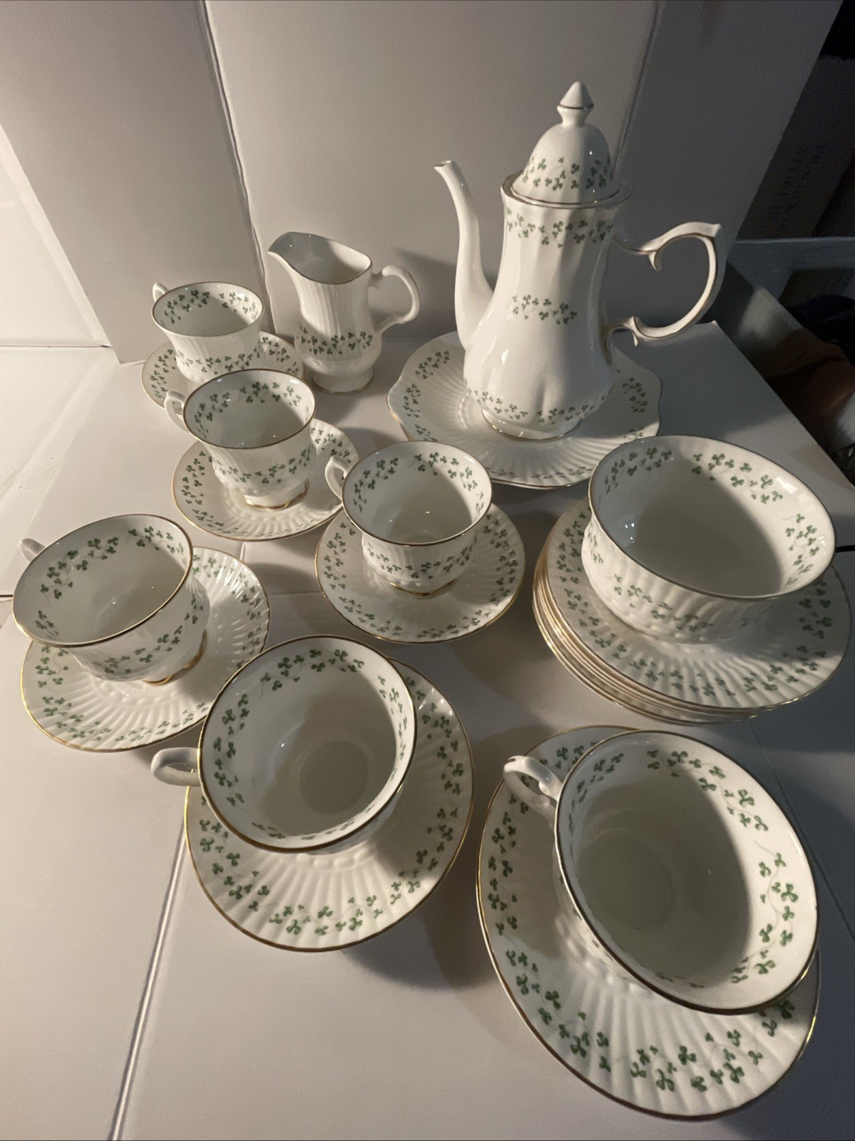 Vtg Royal Tara Shamrock Tea Set 22 Pc Fine Bone China Galaway Ireland Mint 