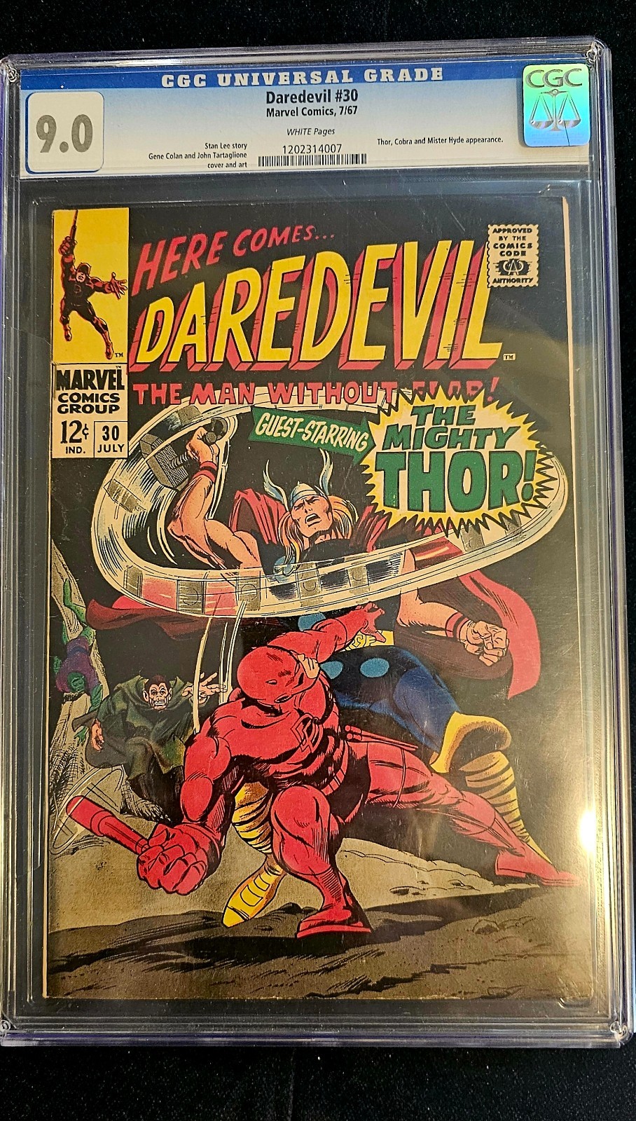 Daredevil #30 (1967) CGC 9.0  VF/NM- WHITE PAGES Thor Battle Cover