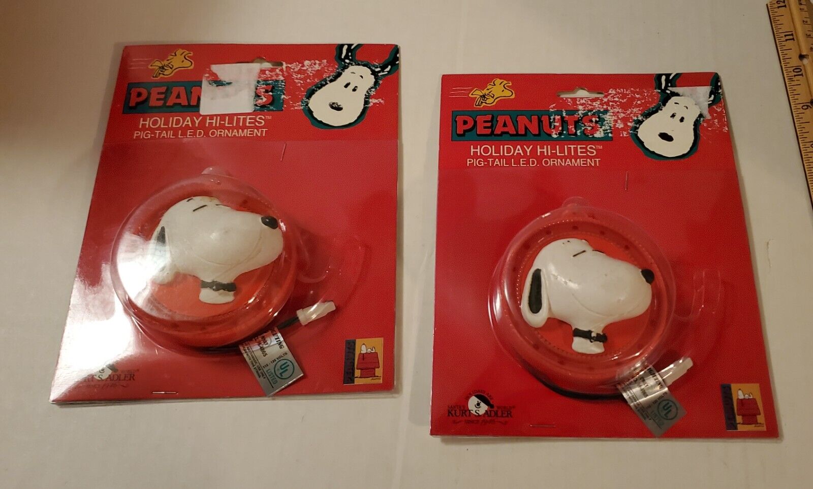 Vintage Peanuts Snoopy Holiday Hi-Lites light ornament - new on card - Adler