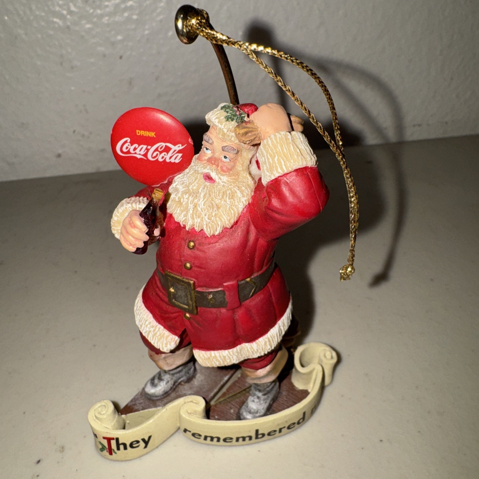 1999 Danbury Mint Coca Cola Santa Claus Christmas Ornament They Remembered Me