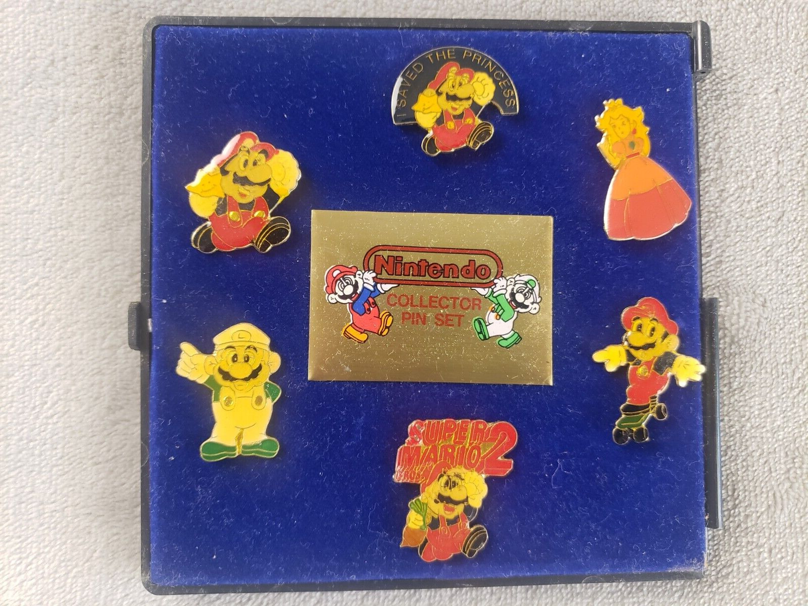 Vintage 1988 Nintendo Super Mario Bros Collector Pin Set - RARE