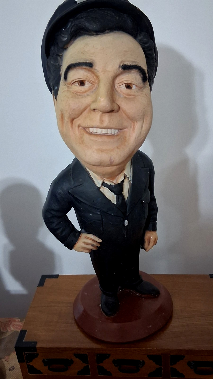 ESCO STATUE OF   RALPH KRAMDEN           JACKI GLEASON.    GREAT COND.