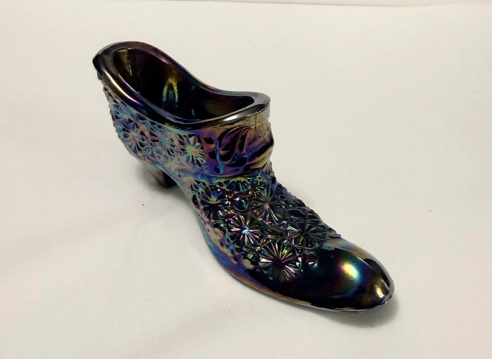 Vintage Fenton Glass Carnival/Iridescent Daisy And Button Shoe/Slipper-Amethyst- Vintage Fenton Glass Carnival/Iridescent Daisy And Button Shoe/Slipper-Amethyst-