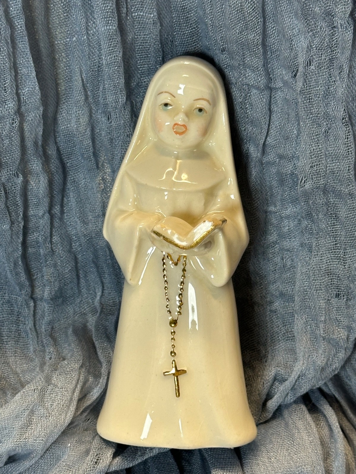 Cybis porcelain White Nun singing Figurine 6 Inches Used