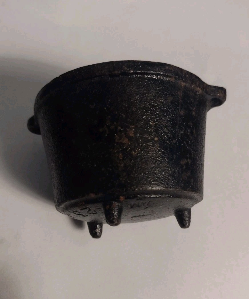 Salesmen Sample Cast Iron Pot Cauldron Kettle VGT Antique English Footed READ SM