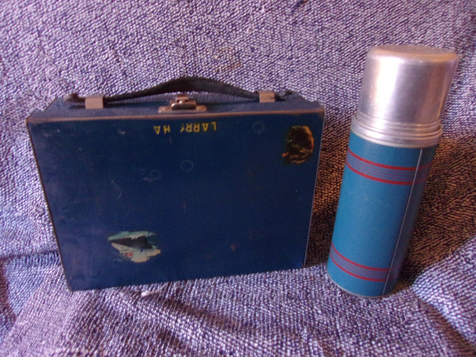 Old Vintage Blue Tin Metal Lunchbox with Blue Keapsit B2133 Thermos Made in USA