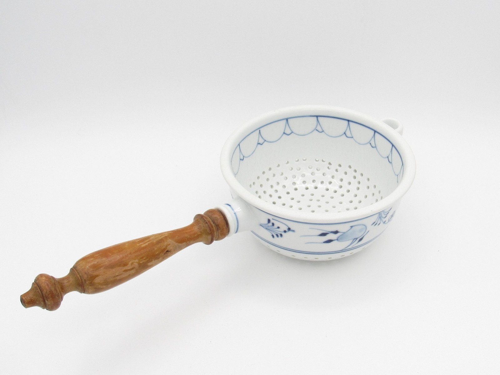 Antique German Kitchen Blue Onion Drainer, Colander C-1890-1900