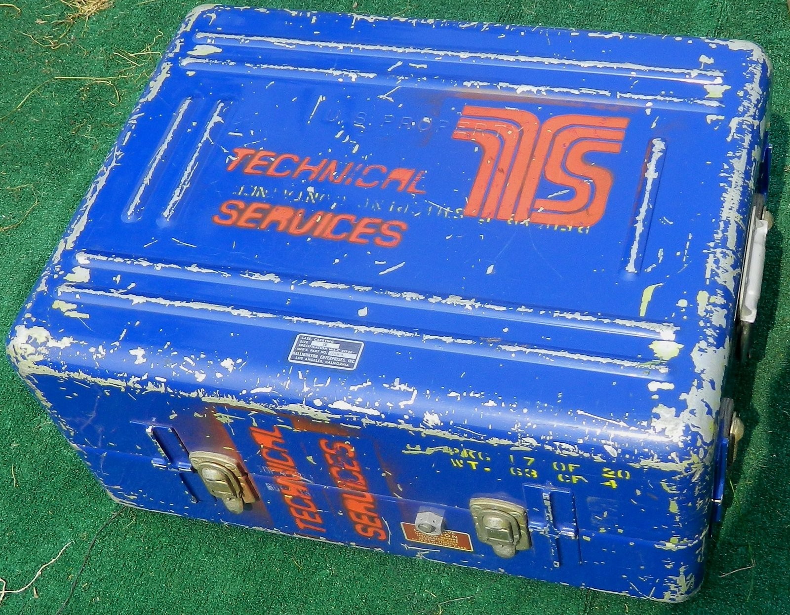VTG LRG US NAVY HALLIBURTON VIETNAM / COLD WAR ERA EQUIP CARRYING CASE 120H-4