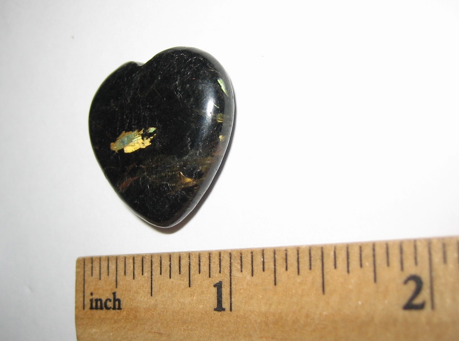 25mm RARE POLISHED NATURAL AUTHENTIC NUUMMITE STONE HEARTS FROM GREENLAND 9g *1