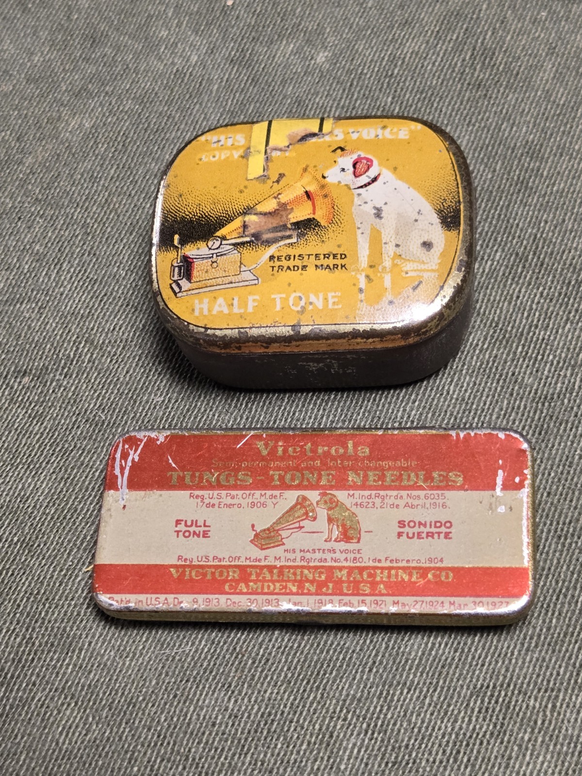 2 Antique 1920s Victrola Tungs-tone Nipper Tin Victor Talking Machine Co Needles