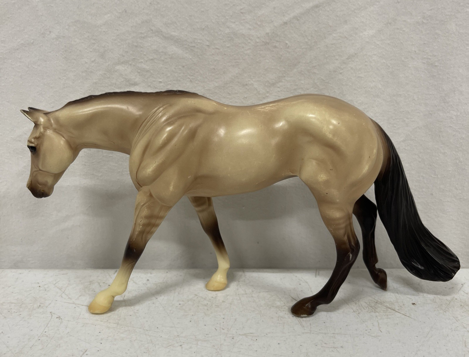Breyer Classics #927 Dun Quarter Horse Mare Retired 2015-2018 Model Horse