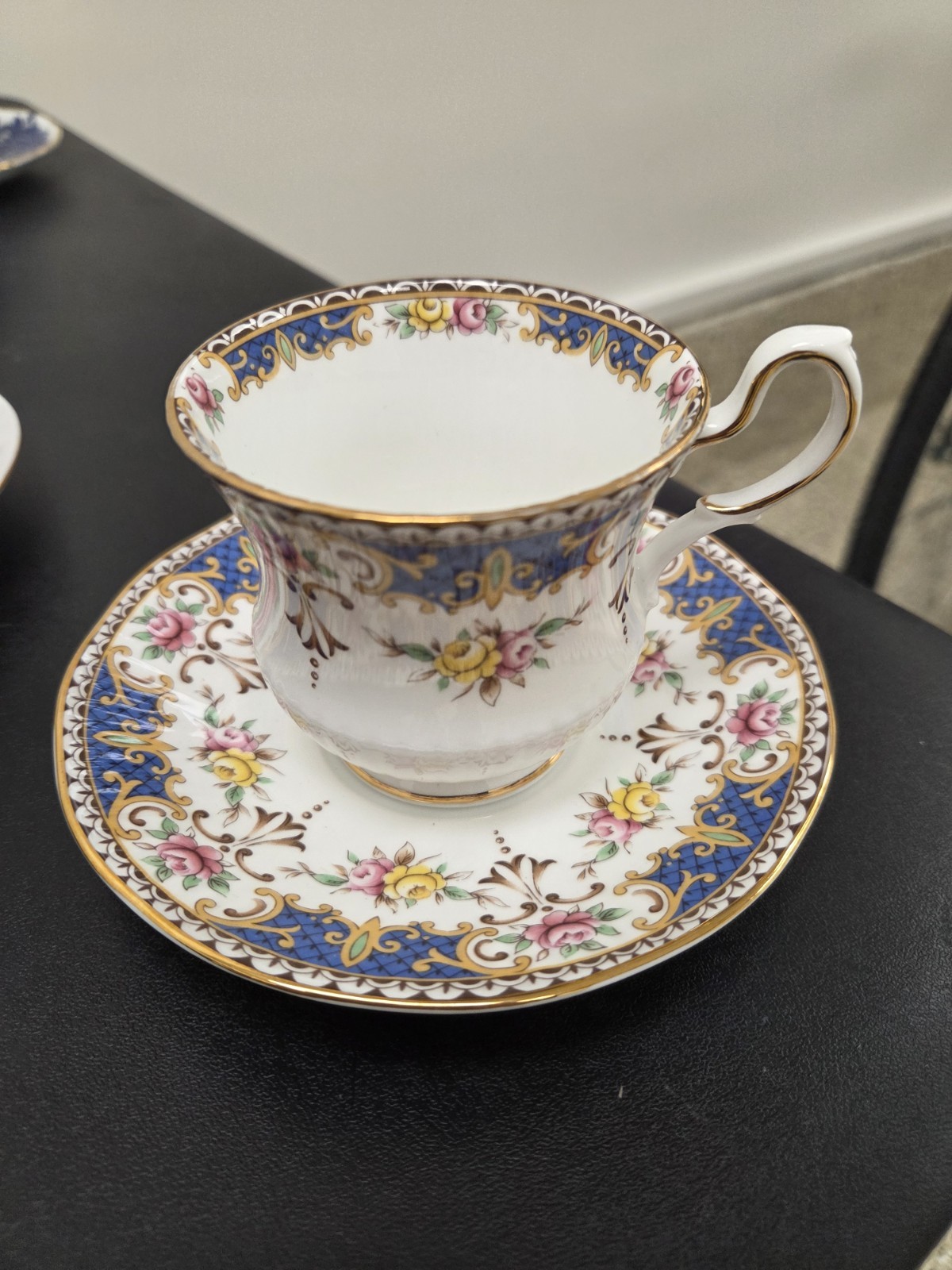 Queen\'s Fine Bone China Teacup Saucer Set Kenilworth Cobalt Blue Floral England Queen\'s Fine Bone China Teacup Saucer Set Kenilworth Cobalt Blue Floral England