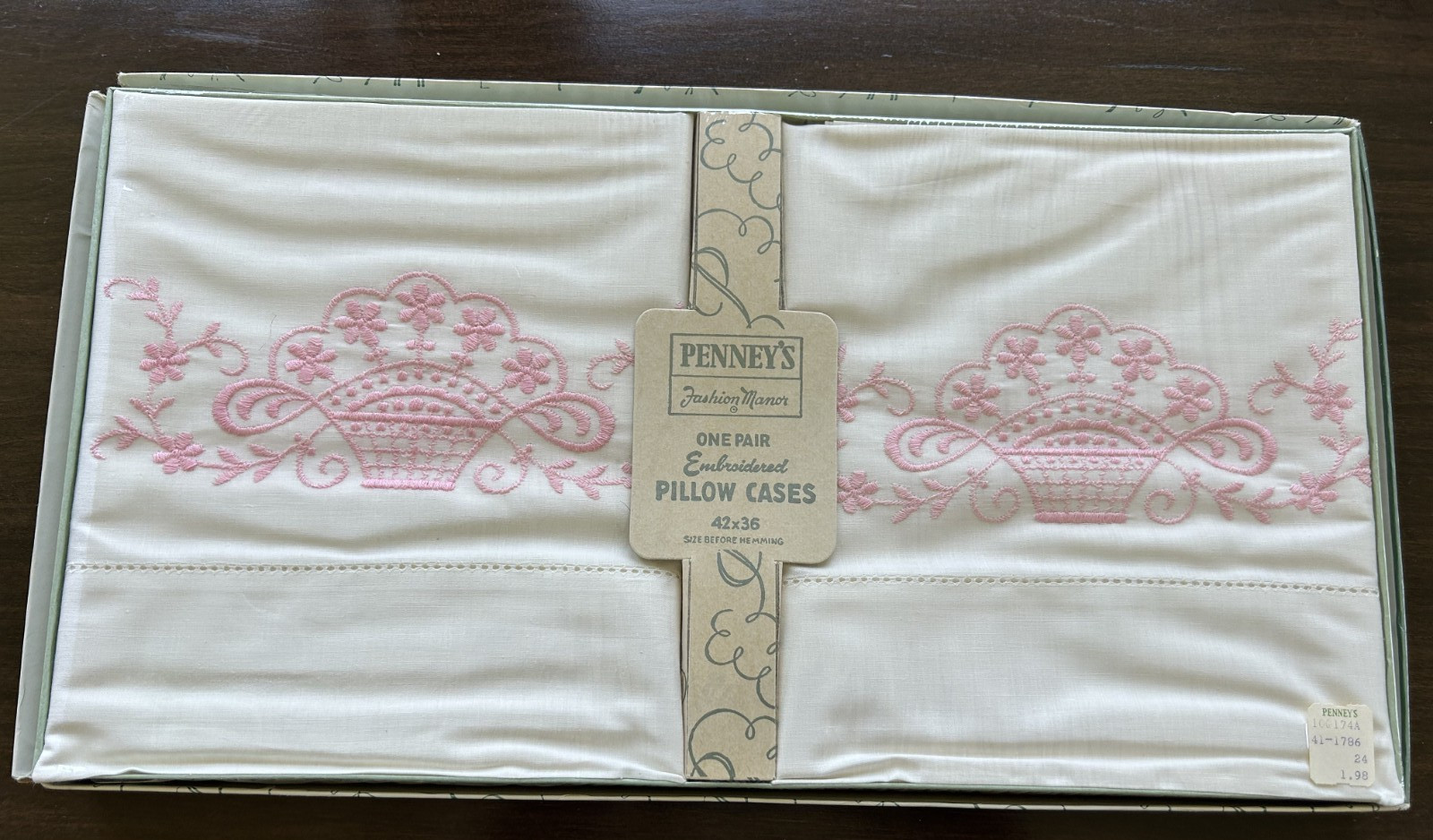 Vtg. Penny\'s Embroidered Pillow Cases Estate Sale Find Original Box