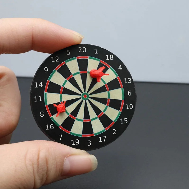 1pc 1/6 Mini Dartboard Fridge Magnet Miniature Game Home Decor Accessory 1pc 1/6 Mini Dartboard Fridge Magnet Miniature Game Home Decor Accessory