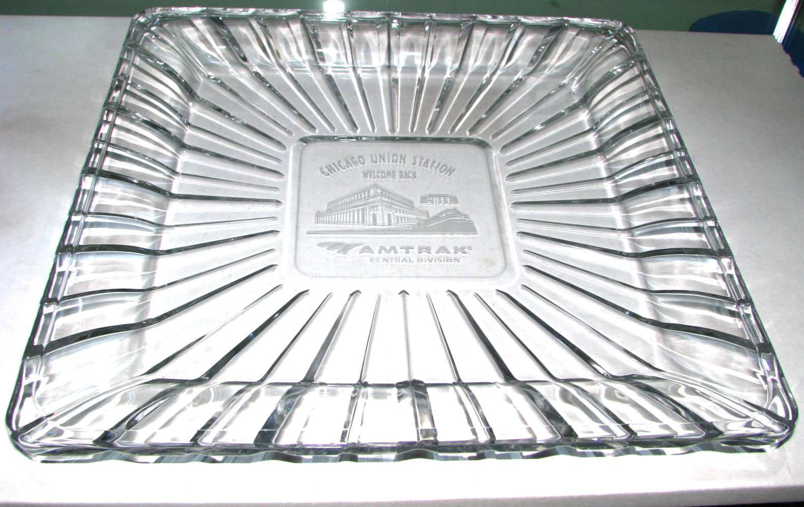 AMTRAK CHICAGO UNION STATION CENTRAL DIVISION COLLECTORS GLASS PLATE RARE AMTRAK CHICAGO UNION STATION CENTRAL DIVISION COLLECTORS GLASS PLATE RARE