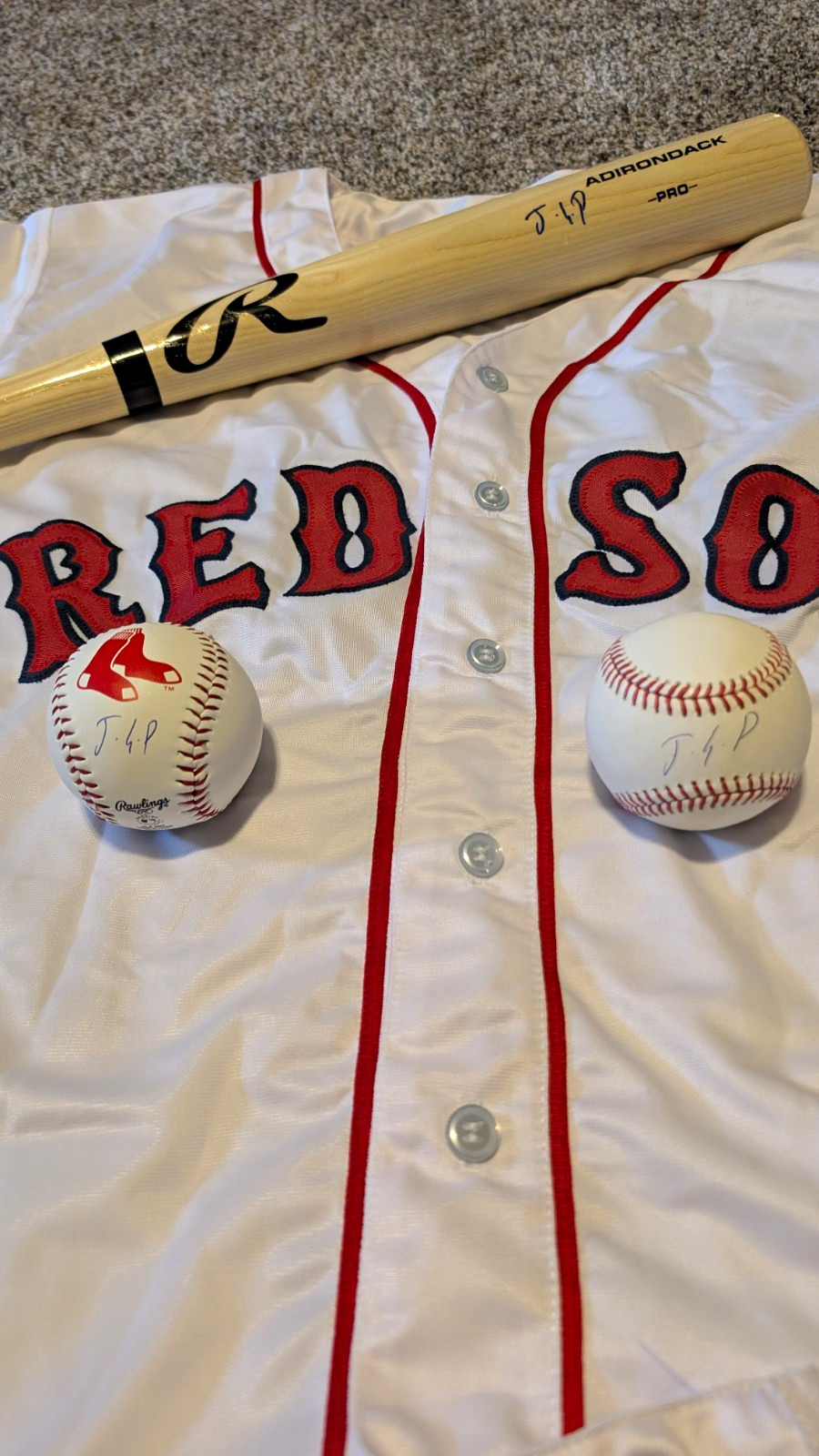Signed Justin Gonzales Boston Red Sox Bundle Deal. 1 Bat,1 Jersey, 2 Balls.COA